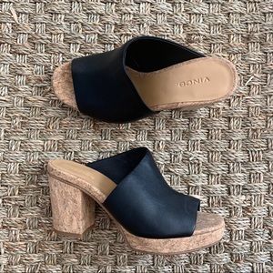 NIB VINCE Leather Wyatt platform leather sandal